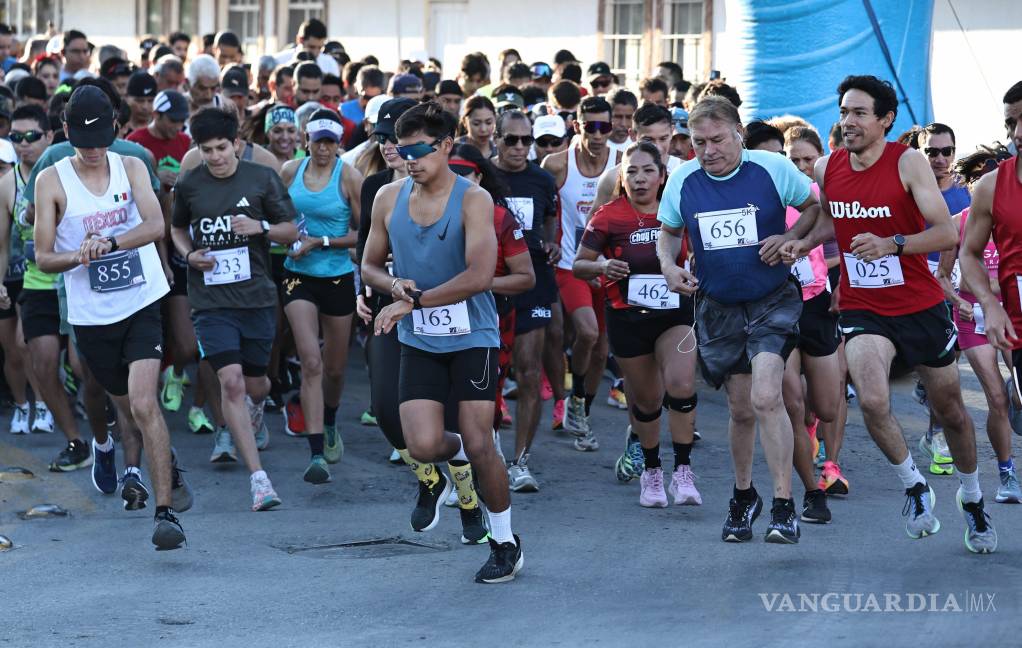 $!La 14ª edición de la Carrera “Chuy Flores” reunió a corredores de todas las edades y condiciones este domingo 5 de octubre en Saltillo.