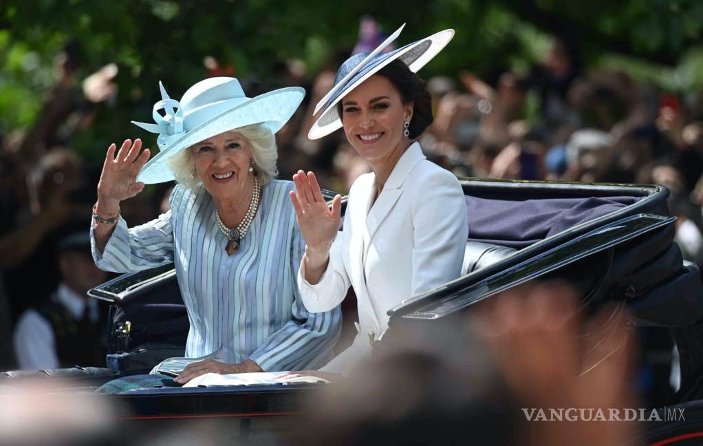 $!Imagen de archivo de la reina de Inglaterra, Camila, y la esposa del príncipe Guillermo, Catherine.