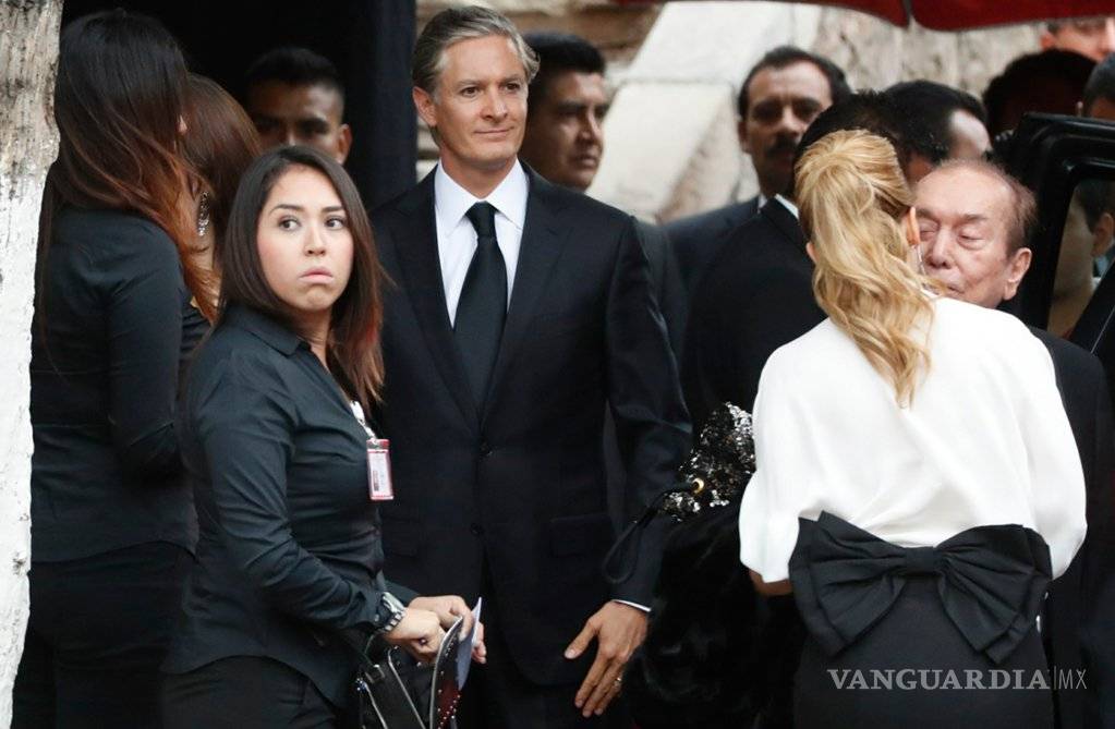 $!Acompaña clase política a Eruviel Ávila en su boda