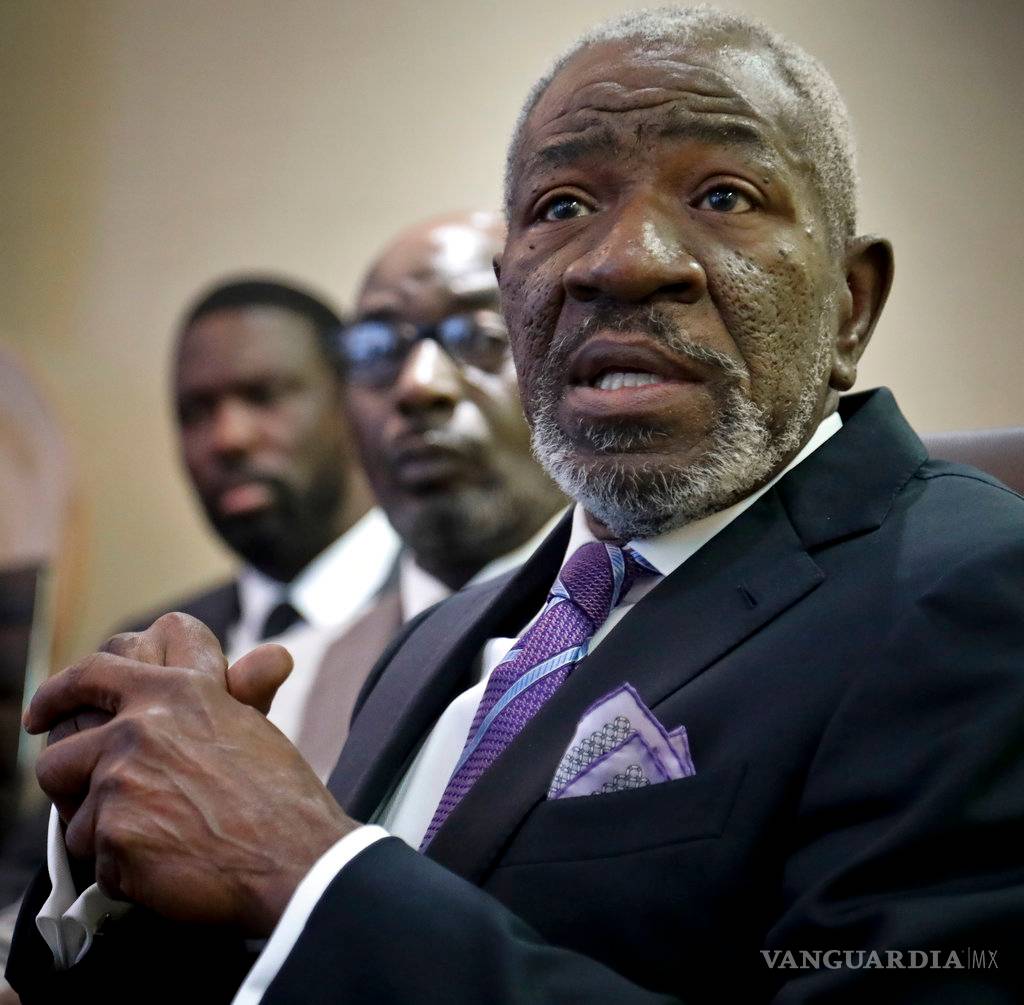 $!Demandan a Saks por discriminación racial y de edad