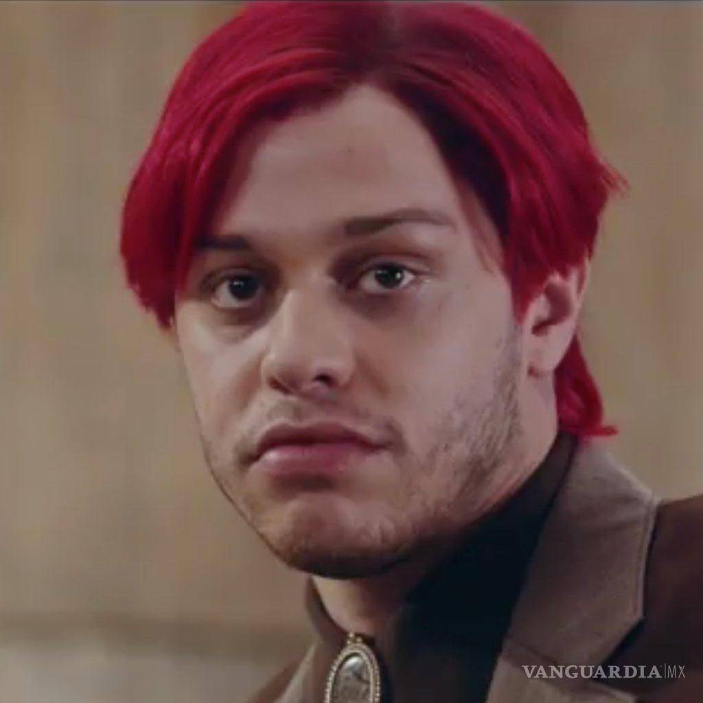 $!Al igual que el protagonista Gi-hun, Pete también se tiñe el pelo de rojo, pero vuelve a sus malos hábitos y hace una apuesta arriesgada que le hace volver al juego.