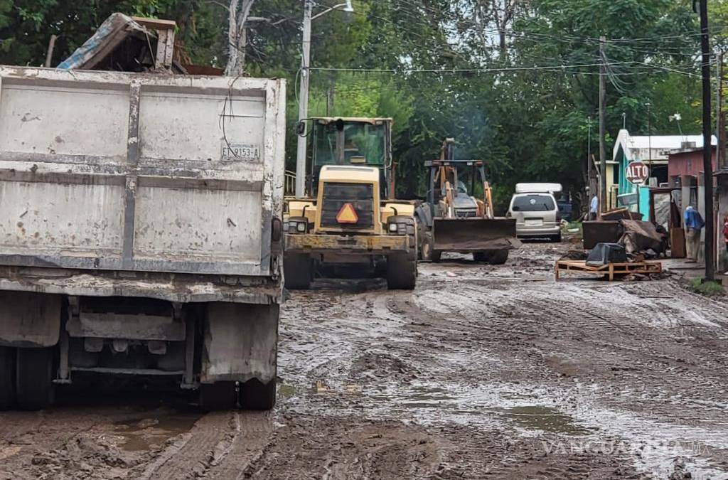 Inician labores de limpieza y desazolve por inundaciones en Múzquiz