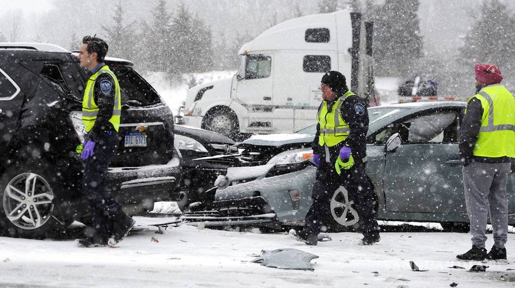 $!Nevada causa choque múltiple en autopista de Michigan
