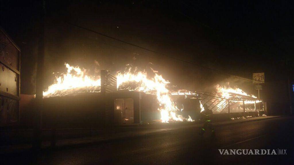 $!Investigan extraño incendio en el bar 'El Torito' de Saltillo