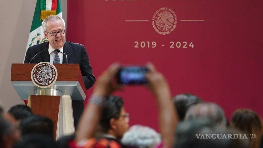 Condusef suma 17.2 millones de acciones de defensa para usuarios en 20 años: Carlos Urzúa