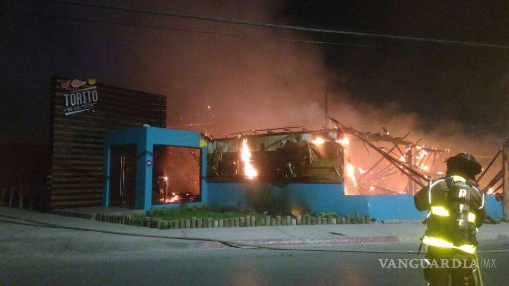$!Investigan extraño incendio en el bar 'El Torito' de Saltillo