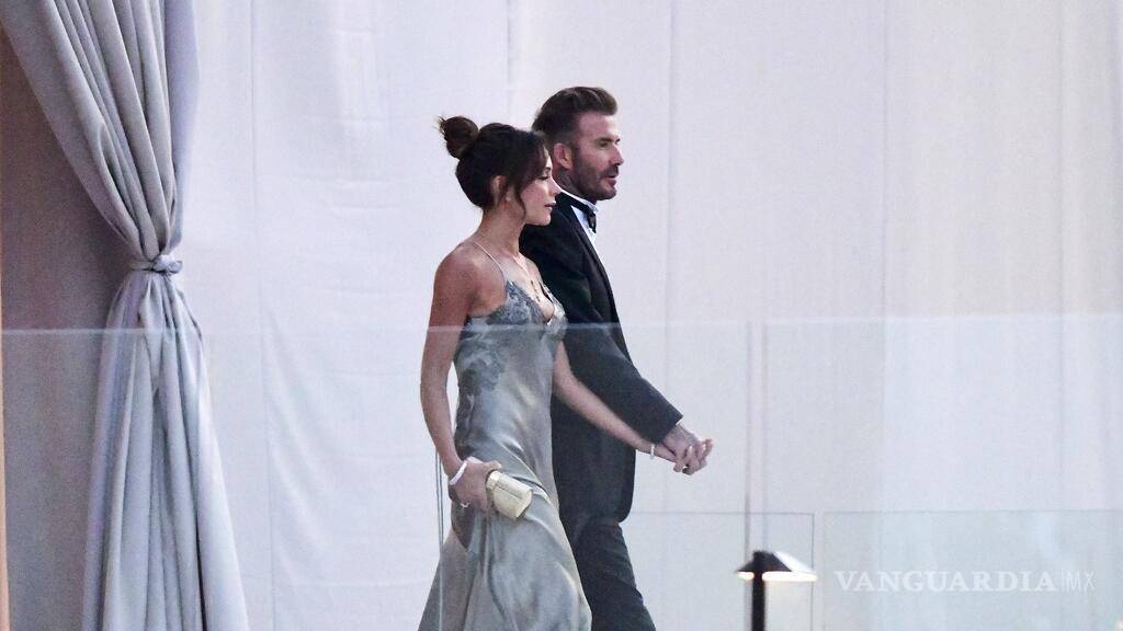 $!Victoria y David Beckham en la boda de su hijo mayor.