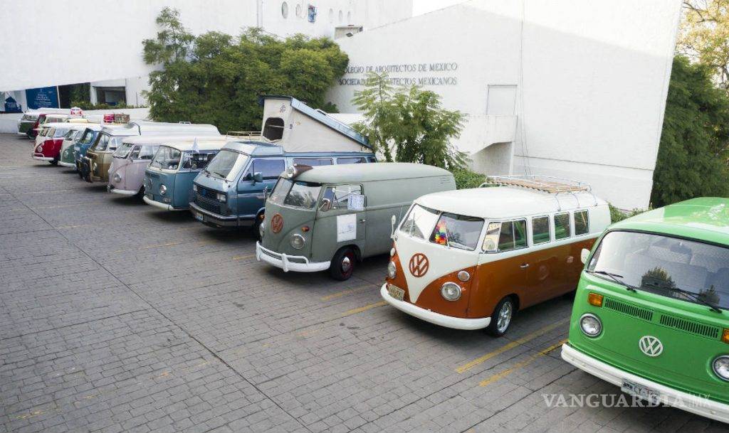 $!Volkswagen celebra los 70 años de la Combi, con caravana en la CDMX