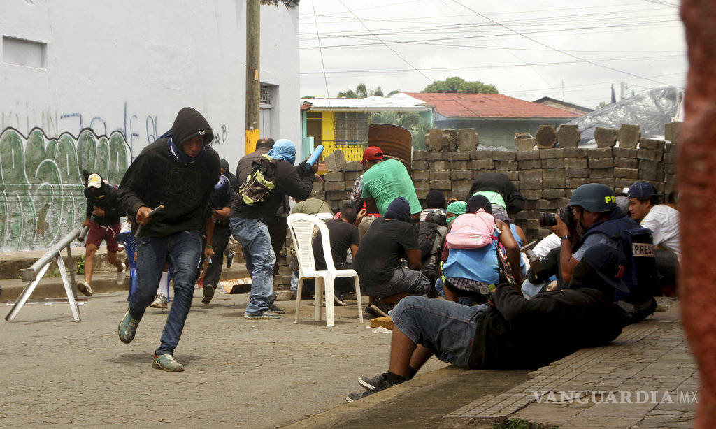 $!Denuncian profanación de templo católico por encapuchados en Nicaragua
