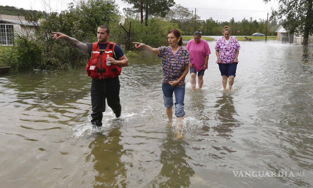 $!Temen desbordamientos de ríos por lluvias de Florence