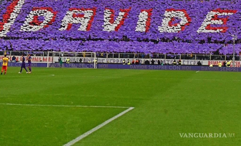 $!Fiorentina rinde homenaje a Davide Astori con emotiva victoria