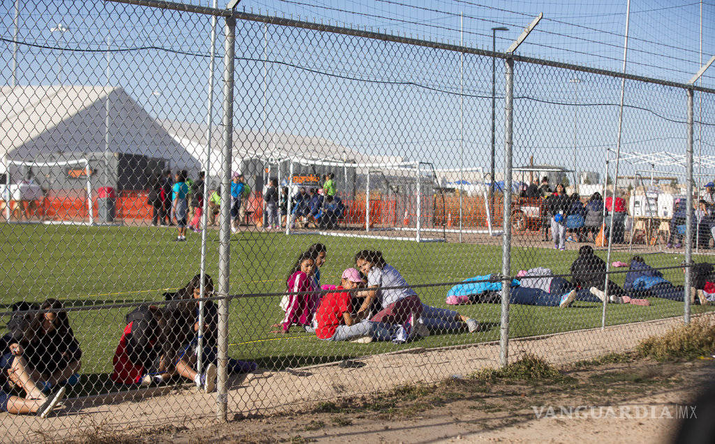 $!2 mil 300 migrantes adolescentes en campamento “temporal”