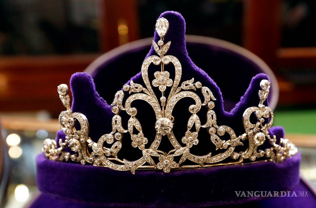 $!¿Usará Meghan Markle una tiara real en su gran día?