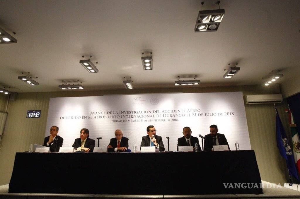 $!Aeroméxico suspende a los tres pilotos del accidente de avión de Durango