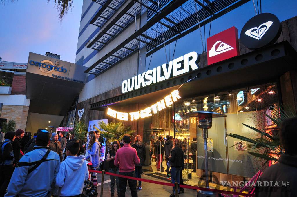 $!La compra por Internet acaba con las tiendas de marcas juveniles