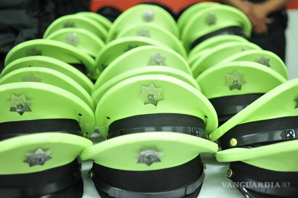 $!Equipan a policías de Monclova