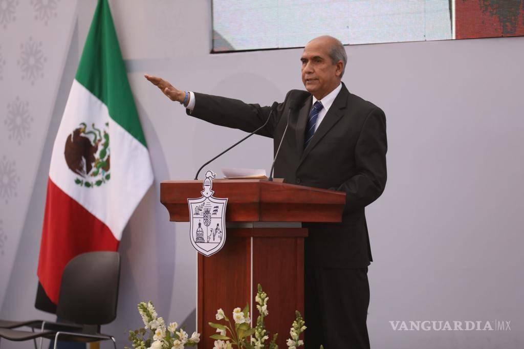 $!En la toma de protesta se contó con la participación de Manolo Jiménez, ahora secretario de Inclusión y Desarrollo Social en Coahuila. FOTO: Manolo Jiménez