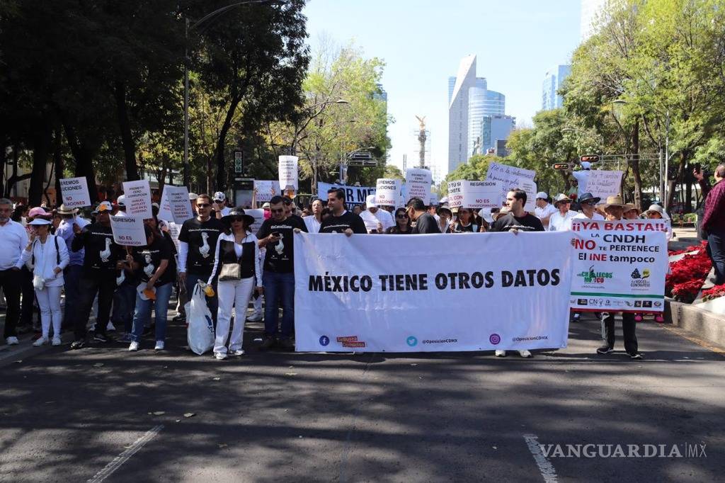 $!Marcha contra AMLO se transformó en apoyo a los LeBarón y crítica al 'abrazos y no balazos'