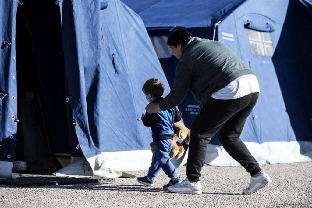 $!Habitantes de Amatrice pasan la noche en la calle