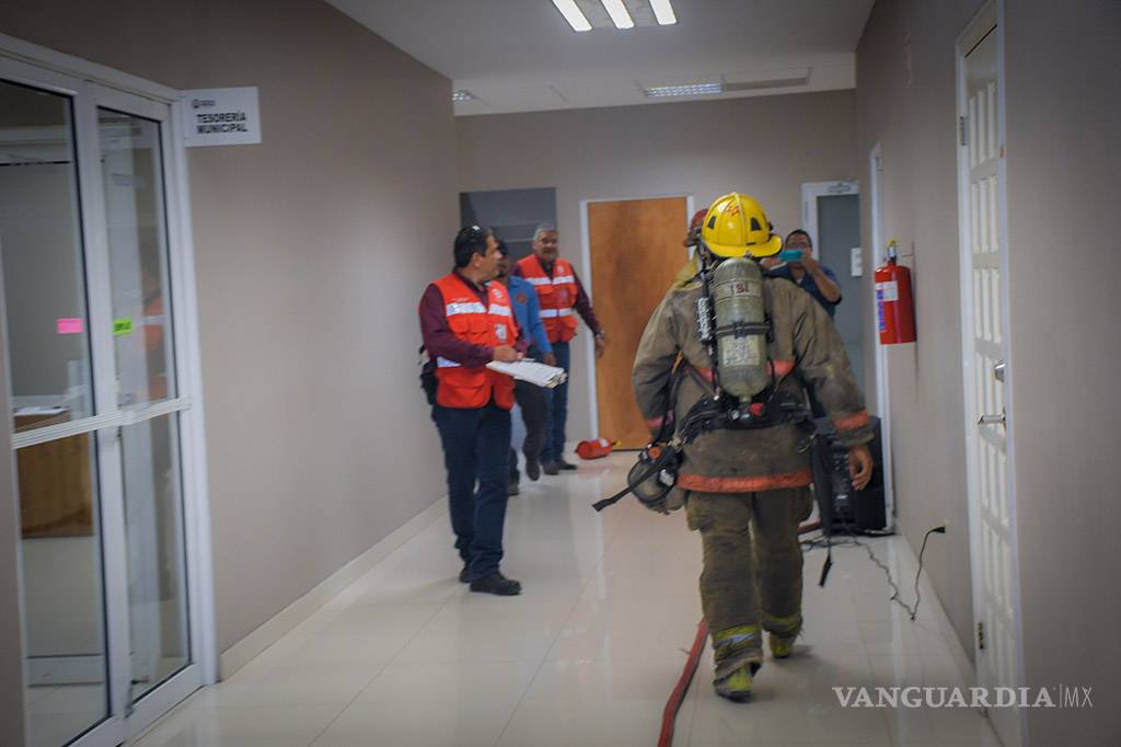 $!Participan en macro simulacro con motivo del “Día Nacional de Protección Civil”