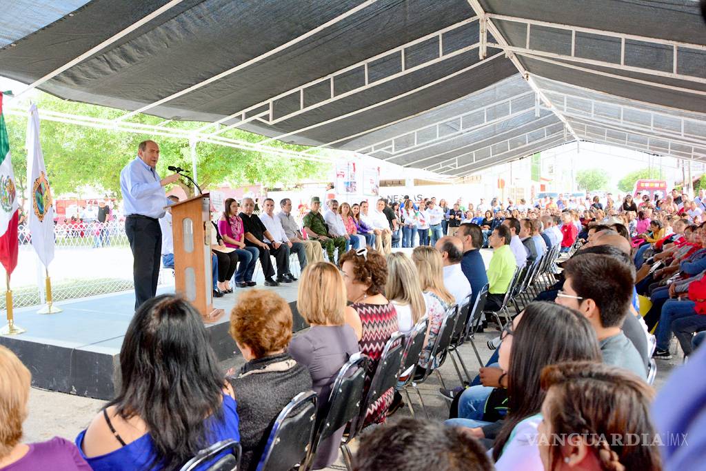 $!Inaugura Rubén Moreira parque y bulevar en Piedras Negras