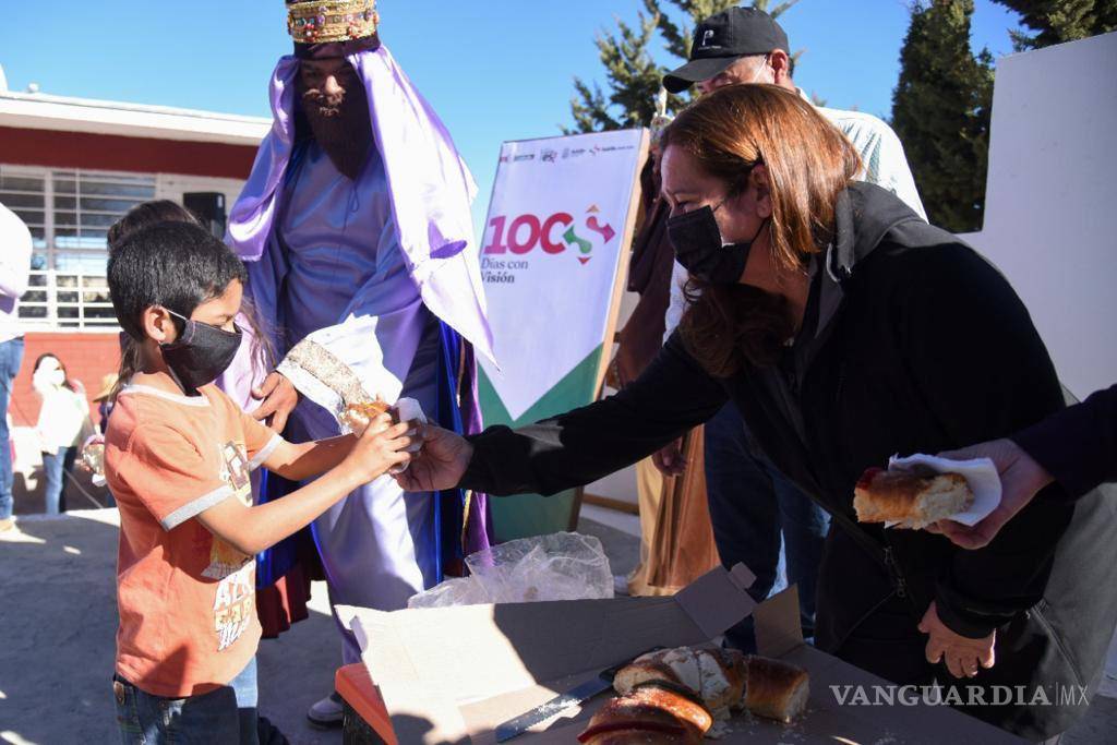 $!Como parte de las acciones del DIF Saltillo, también se llevaron servicios gratuitos de corte de cabello y consultas médicas y oftalmológicas a los habitantes del campo Saltillense.