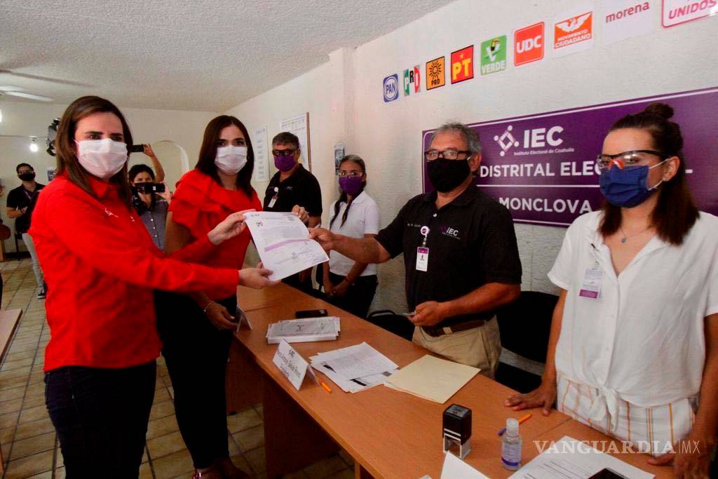 $!Se registra Guadalupe Oyervides para contender por el Distrito 5 del Norte de Coahuila