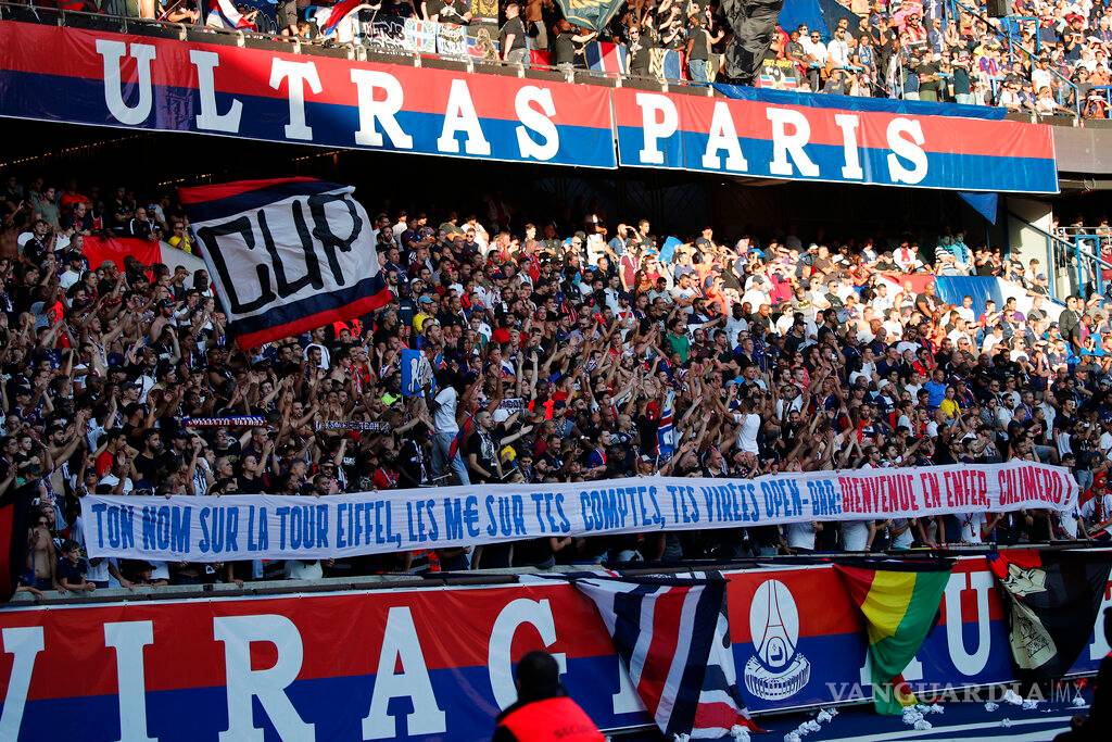 $!Los fanáticos del PSG ya no quieren a Neymar...les contesta con un golazo de chilena