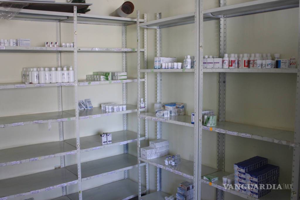 $!'El gobierno esconde que se desplomó la atención a recetas del IMSS', afirma Carlos Loret de Mola