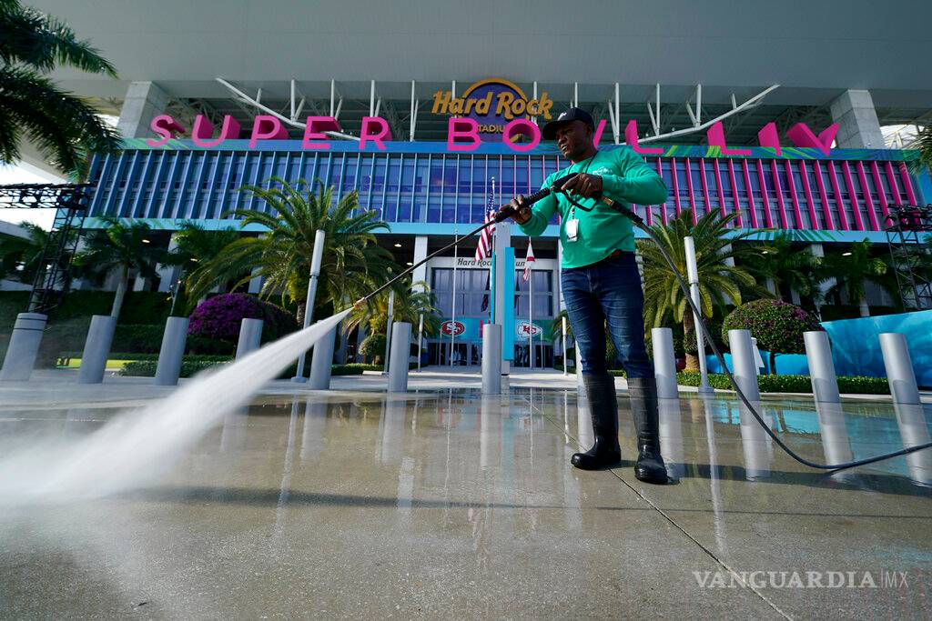 $!Sitio porno ofrece cámaras para que los jugadores del Super Bowl LIV las instalen en sus casas