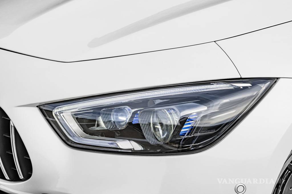 $!Mercedes-AMG GT 4-Door Coupe, impactante y poderoso sedán de lujo