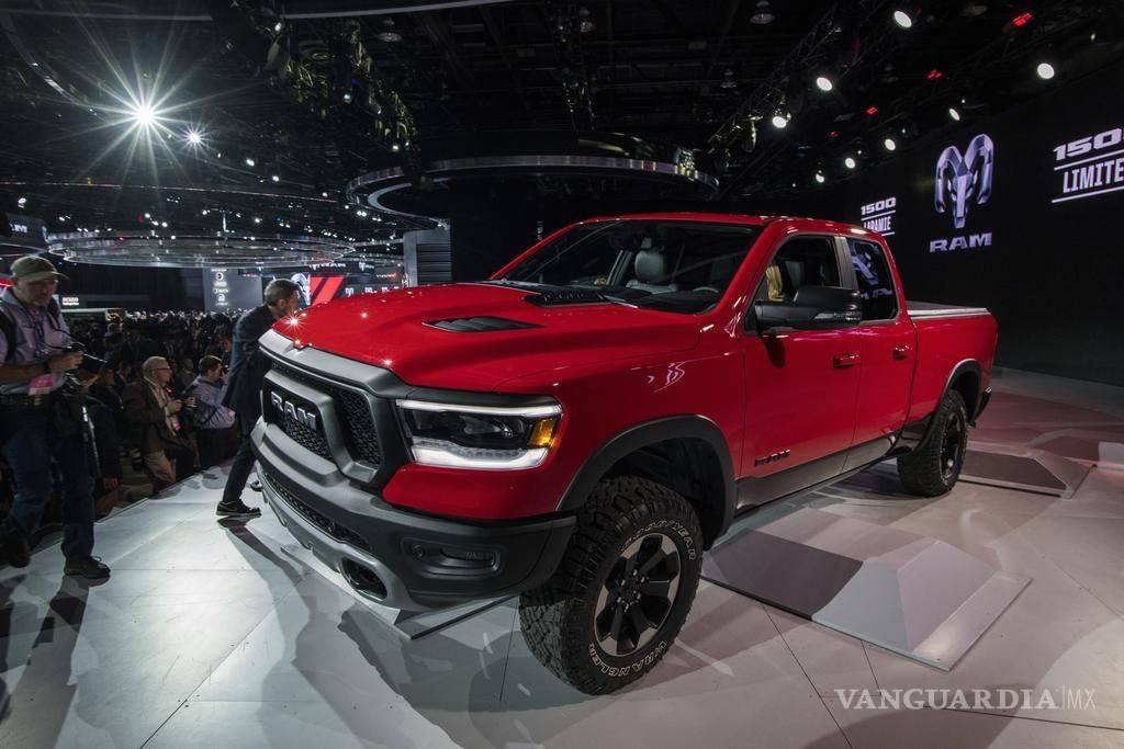 $!Los 'dinosaurios' dominaron el Autoshow de Detroit