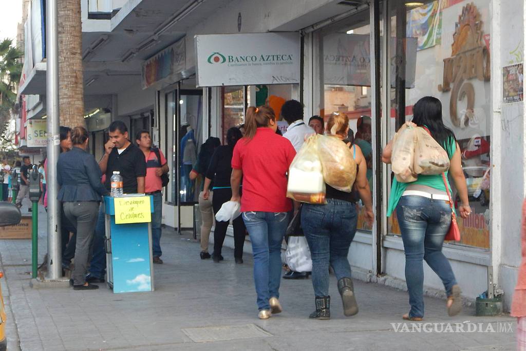 $!Cajera de Banco Azteca y su madre murieron por COVID-19, no la dejaron faltar