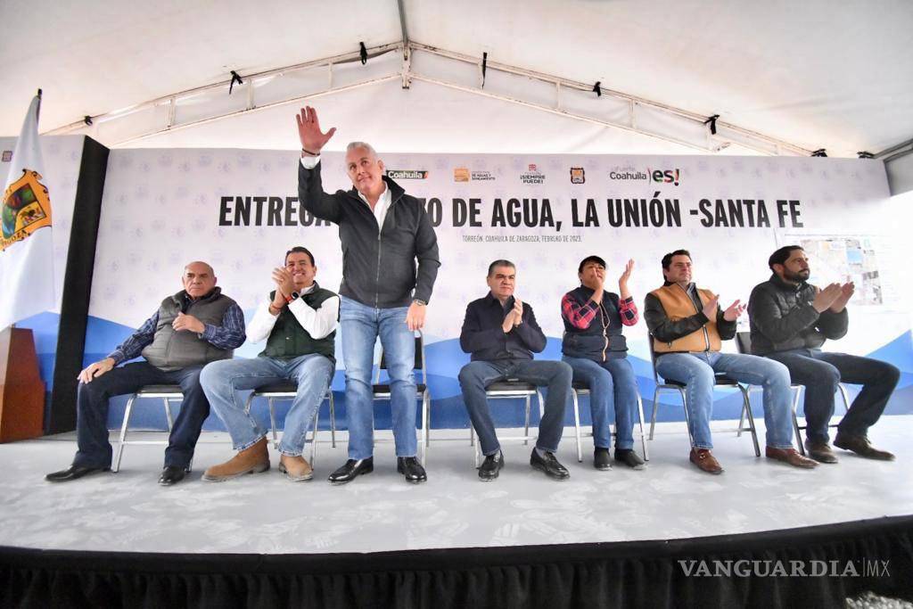 $!El alcalde de Torreón agradeció al gobernador la coordinación con el gobierno municipal que ha permitido la perforación de este nuevo pozo, así como acciones de obra pública púbica, seguridad y servicios.