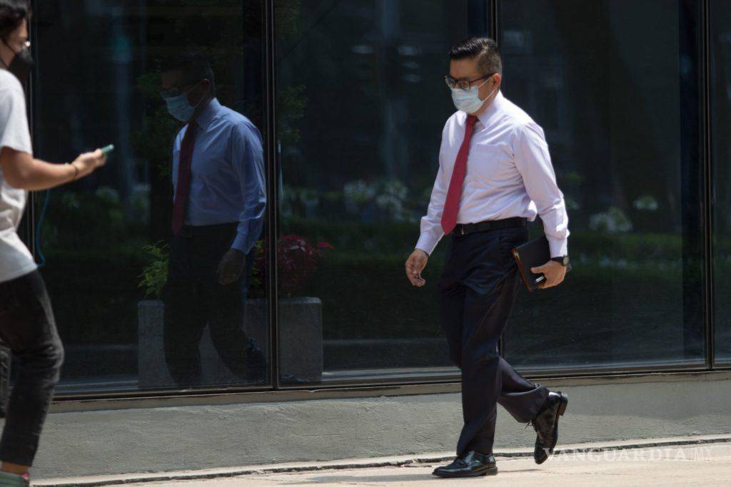 $!La norma también habla de abstenerse de “realizar comentarios, burlas o bromas sugerentes respecto de su vida sexual o de otra persona” y de “expresar insinuaciones, invitaciones, favores o propuestas a citas o encuentros de carácter sexual”