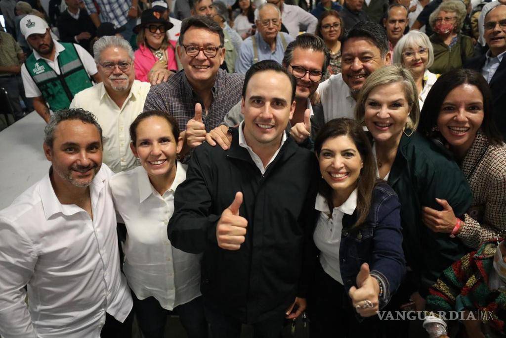 $!Manolo Jiménez recorrió la popular colonia de Saltillo, Loma Linda