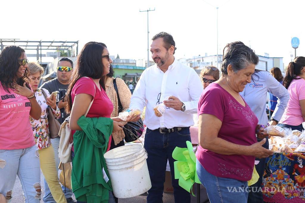 $!Reparten pan de muertos en los panteones de Monclova
