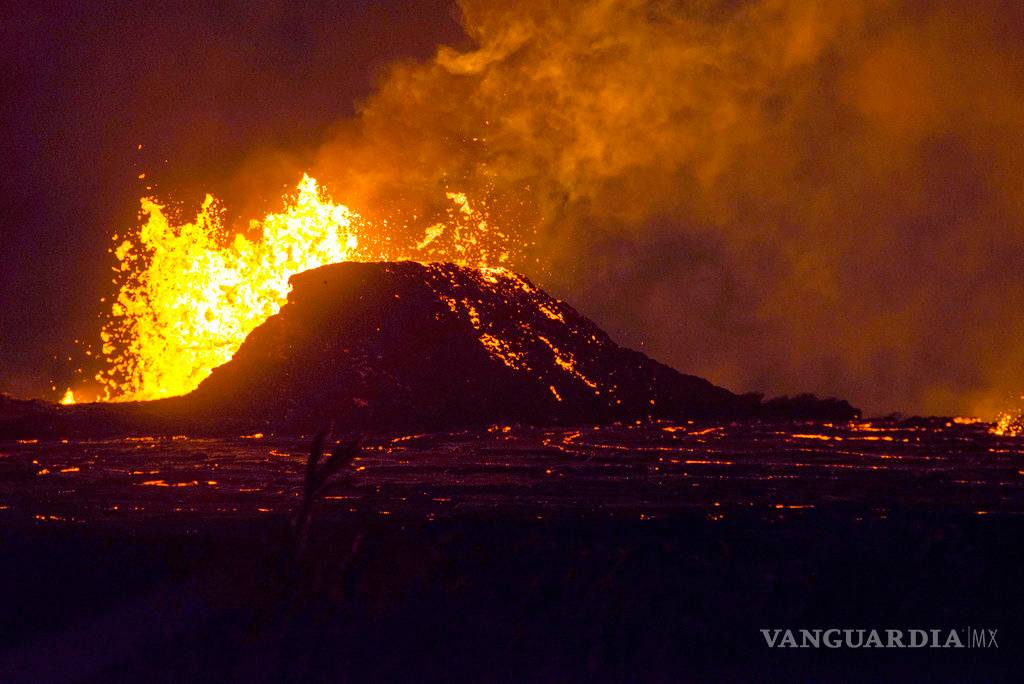 $!La lava destruye dos edificios de planta geotérmica en Hawai