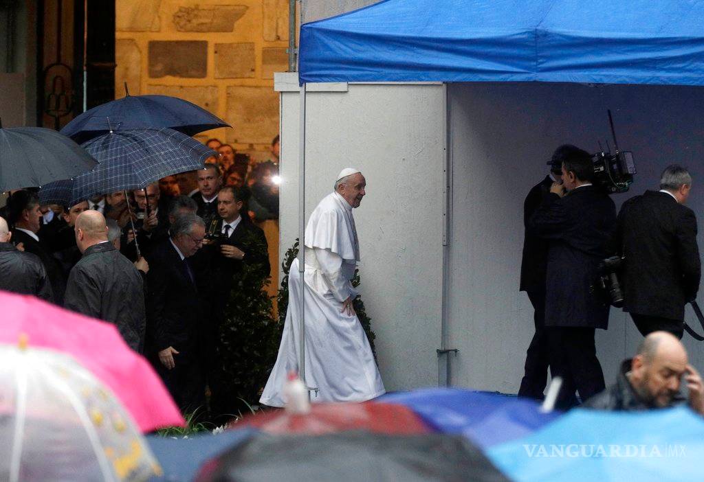 $!El papa Francisco visita una organización caritativa en Roma