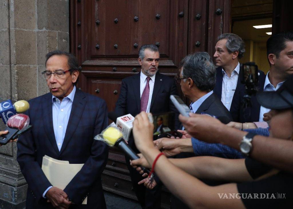 $!Carlos Salazar, presidente del CCE, a la salida de una reunión de empresarios en PalNal.