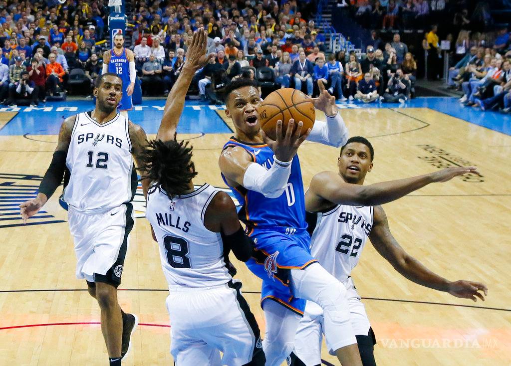 $!Russell Westbrook se une al club de los 100 triples dobles