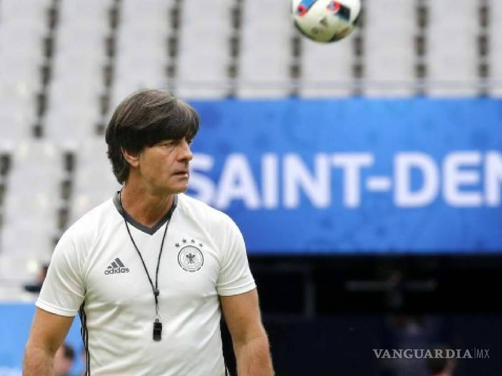$!Joachim Löw rechaza racismo contra Özil y dice que le decepcionó