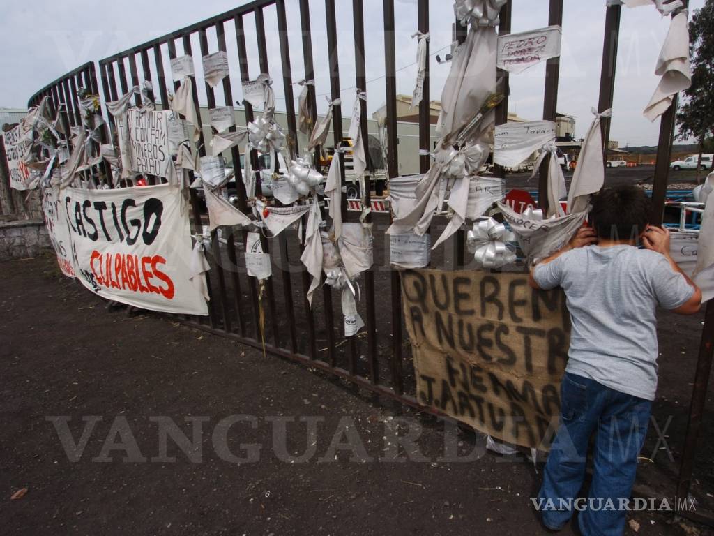 $!Pasta de Conchos: AMLO la quiere abrir... pero así se vivió el momento en febrero de 2006 (Fotos)