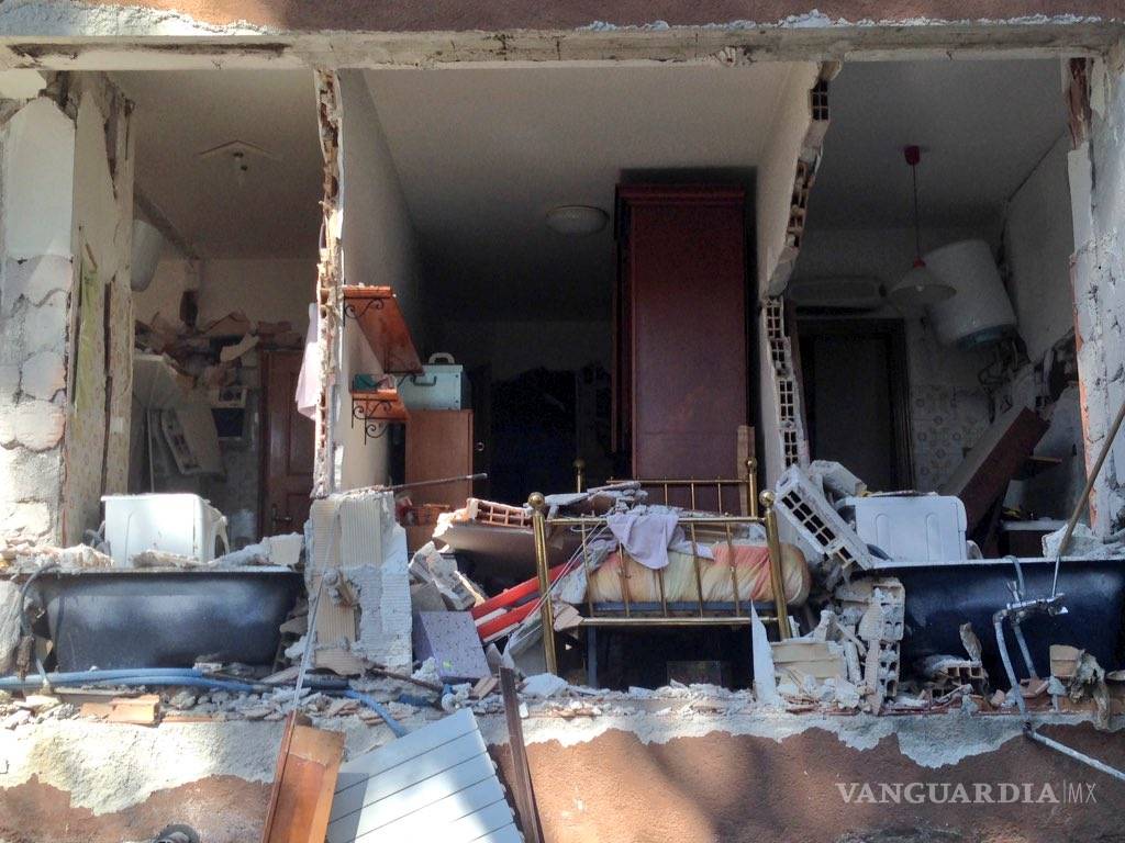 $!El dolor de los supervivientes del terremoto se convierte en rabia