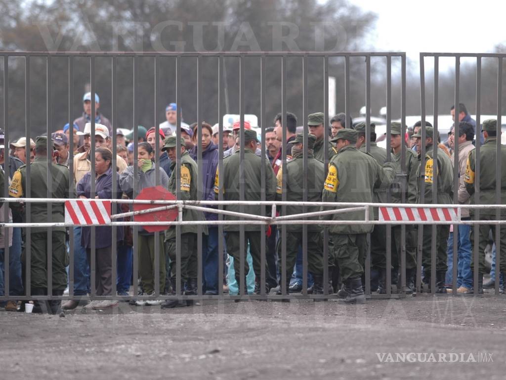 $!Pasta de Conchos: AMLO la quiere abrir... pero así se vivió el momento en febrero de 2006 (Fotos)