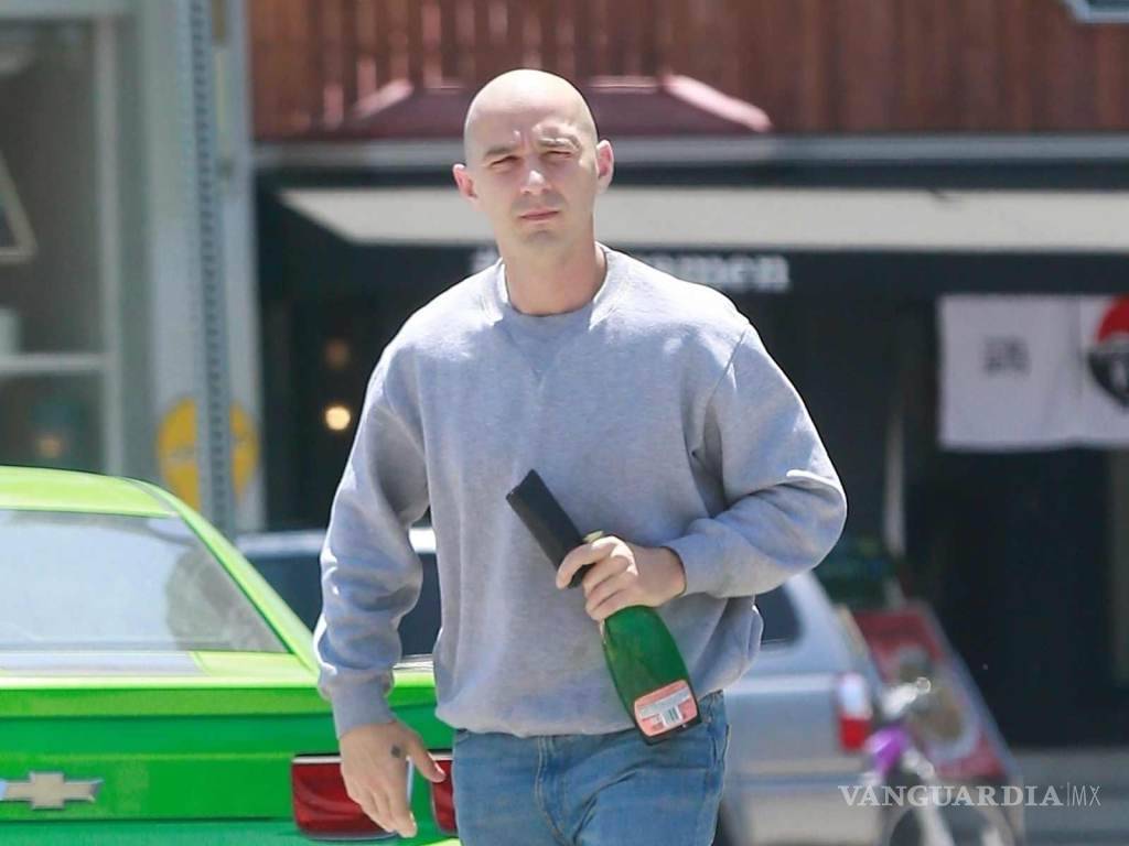 $!Shia LaBeouf cambia de look y ¡está irreconocible!
