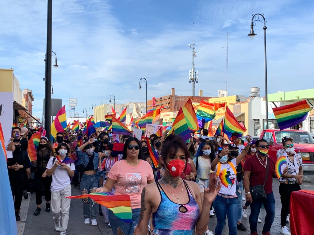 $!Los colores del arcoíris vuelven a pintar a Saltillo con marcha LGBT