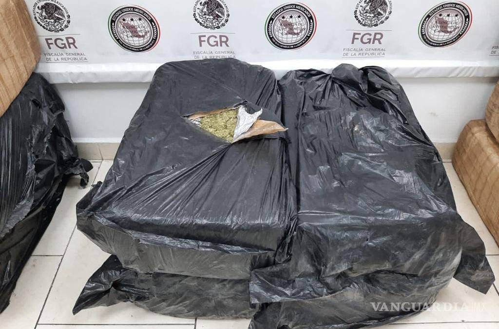 Detienen a dos hombres en Nuevo León con 200 kilos de presunto enervante