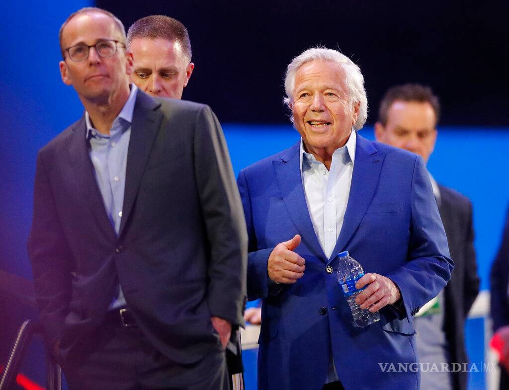 $!El dueño de Patriots está dispuesto a darle a Brady una extensión de contrato