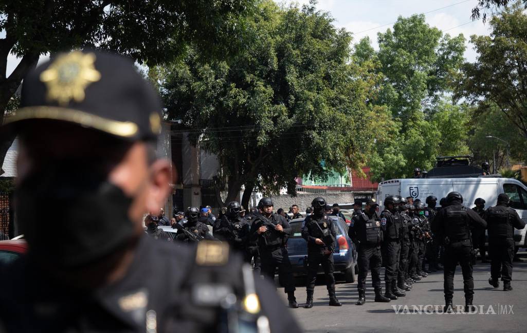 $!Dos policías murieron, así, como dos presuntos delincuentes, durante un operativo antidrogas en la alcaldía de Azcapotzalco.